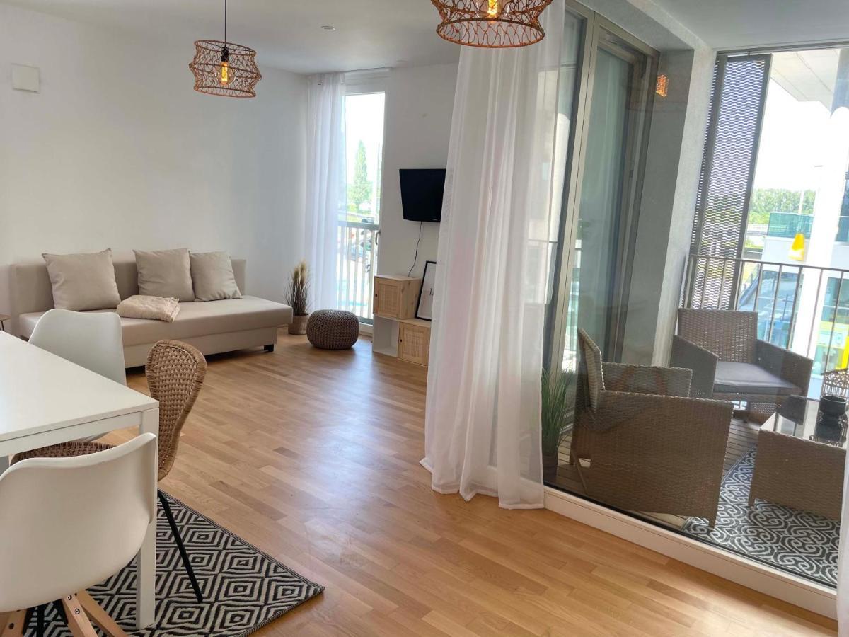 Urban Oasis: Stylische Wohnung Wien Eksteriør billede